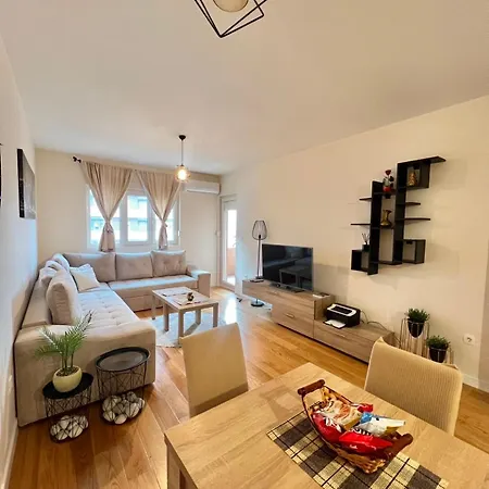 White Homes - Point Apartment