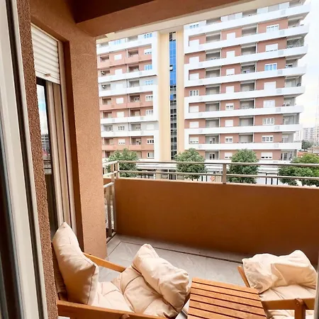 White Homes - Point 波德戈里察