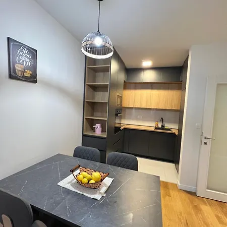 White Homes - Point Apartment