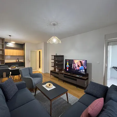 White Homes - Point *