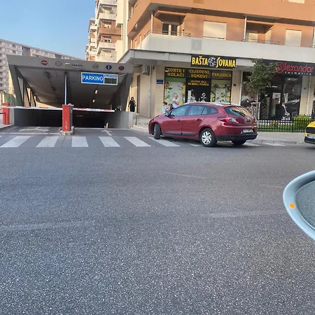 White Homes - Point * 波德戈里察