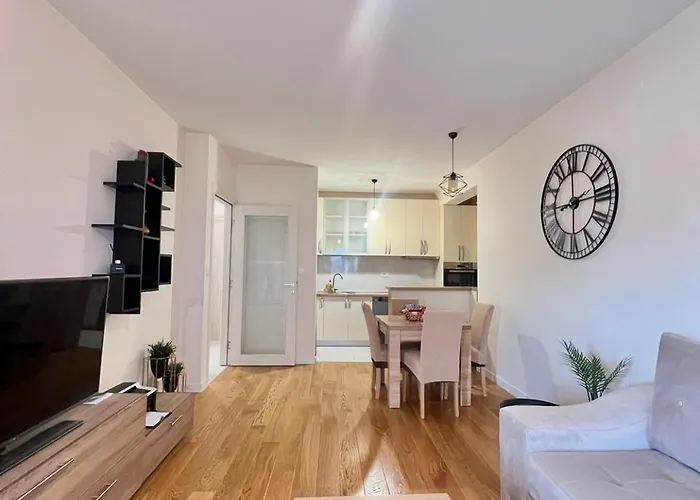 Daire White Homes - Point